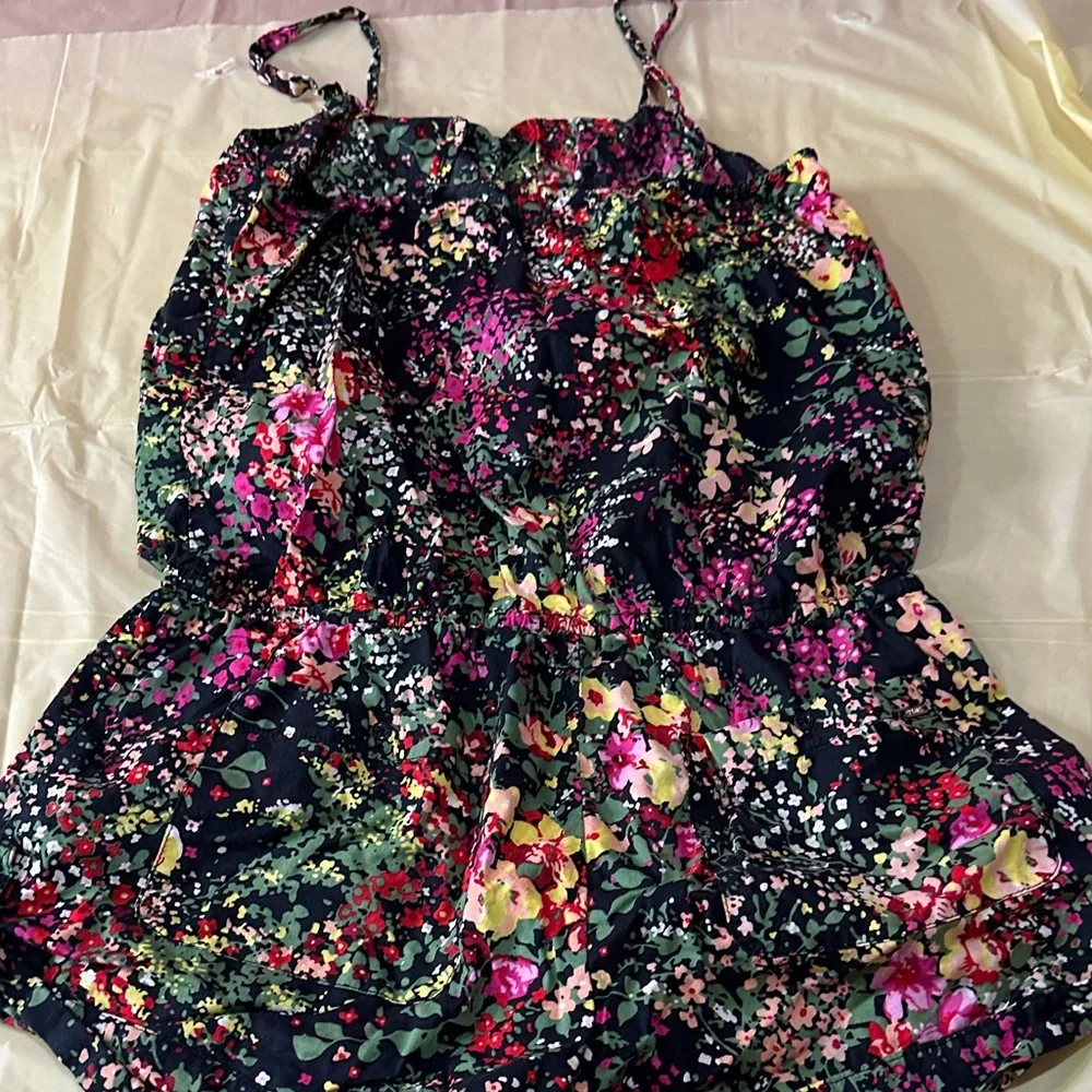 Victoria Secret One Piece Romper size large - Picture 6 of 6
